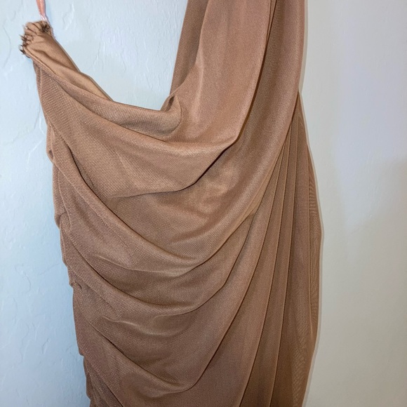 Skin tone dress - Picture 3 of 3